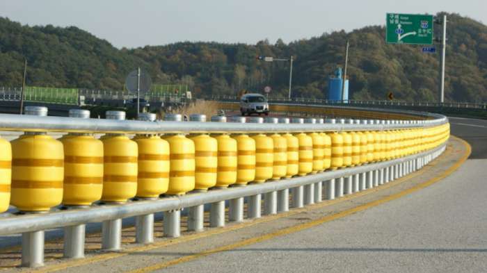 Rolling barriers: Ο Κηφισός εξοπλίζεται με τις πιο σύγχρονες μπαριέρες  